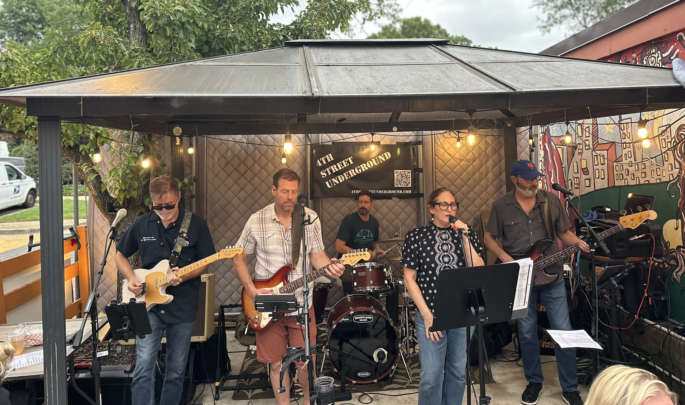 4SU-group-westover-beer-garden-080125-2200x photo of 4th Street Underground performing at an outdoor venue